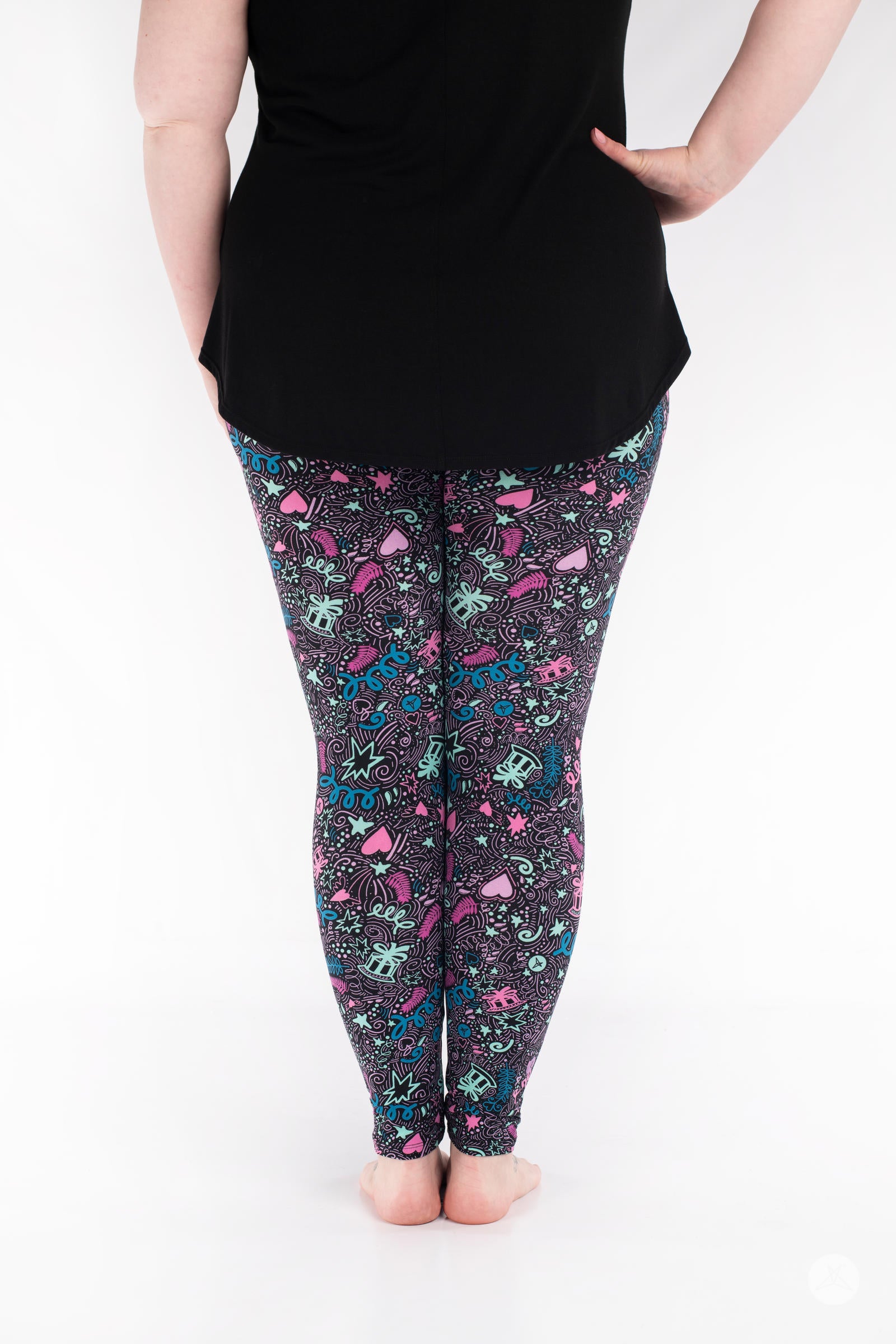 Buttery Smooth Monochrome Floral Paisley Extra Plus Size Leggings - 3X-5X
